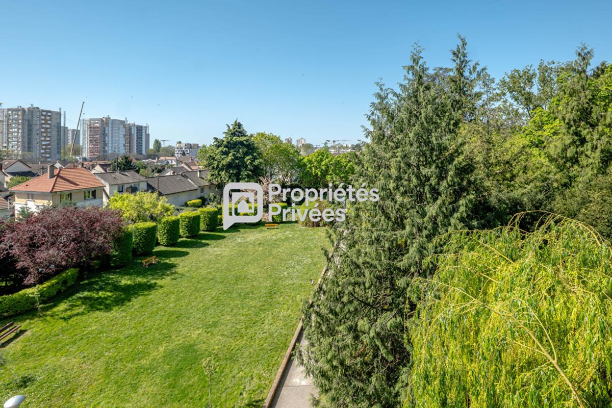 VILLEJUIF Trois pièces avec balcon, parking dans un quartier recherché de Villejuif 15