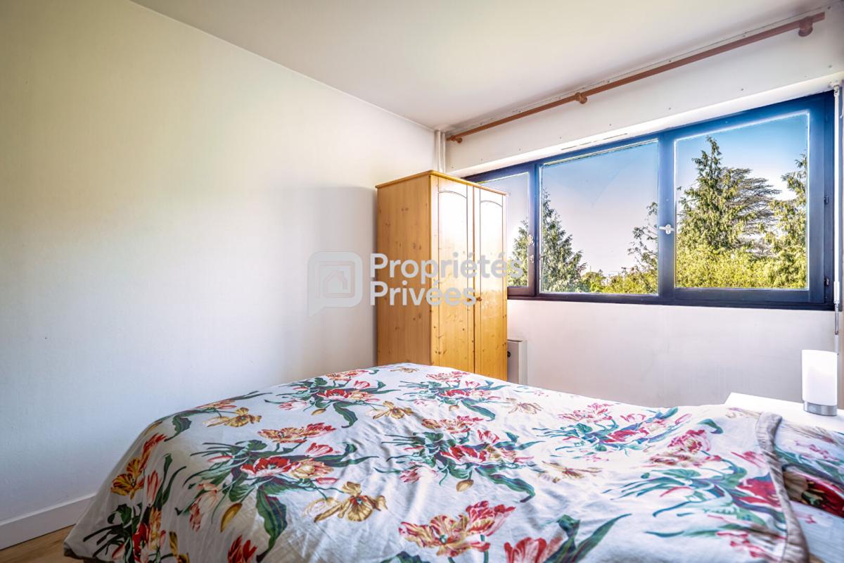 VILLEJUIF Trois pièces avec balcon, parking dans un quartier recherché de Villejuif 9