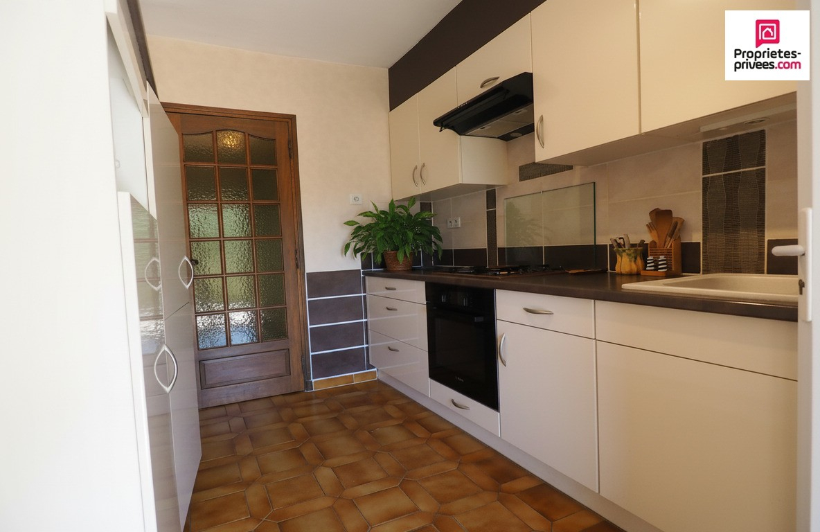 ESPARRON-DE-VERDON Maison Esparron De Verdon 6 pièce(s) Garage 40 m² 10