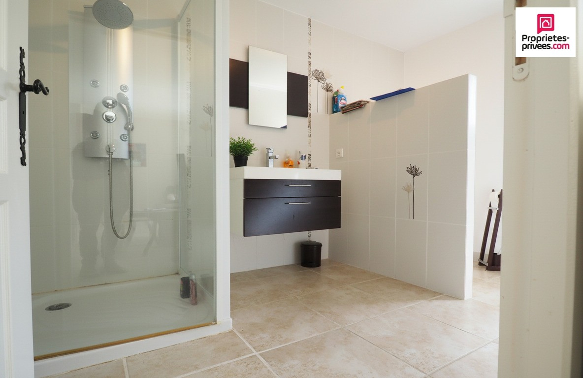 ESPARRON-DE-VERDON Maison Esparron De Verdon 6 pièce(s) Garage 40 m² 11