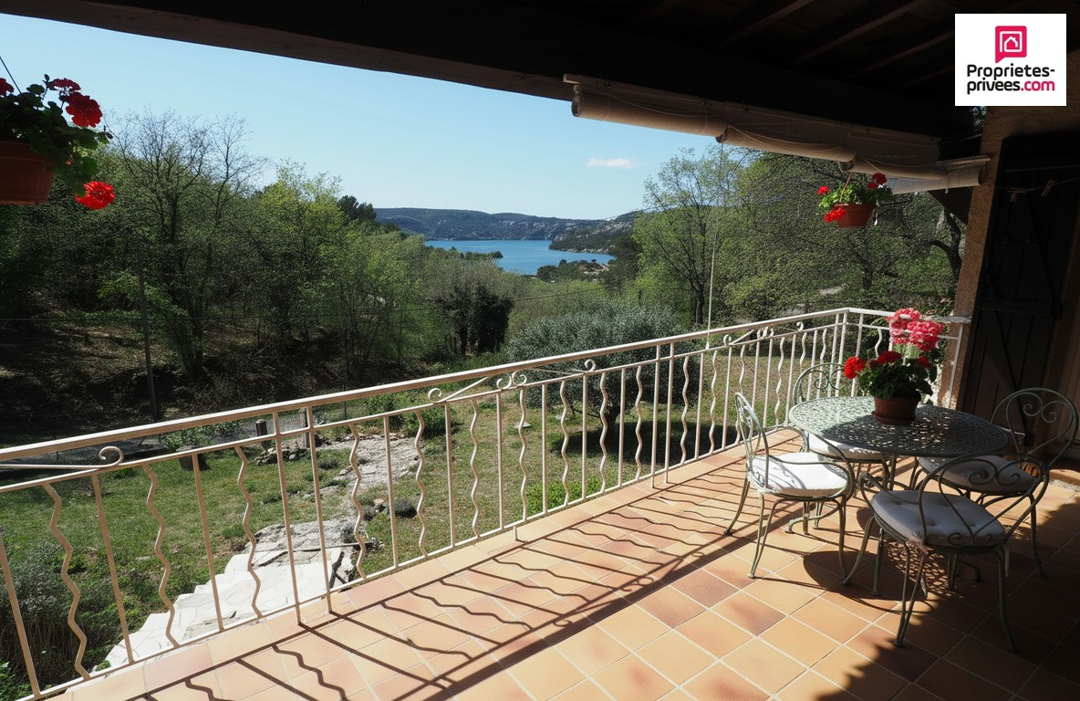 ESPARRON-DE-VERDON Maison Esparron De Verdon 6 pièce(s) Garage 40 m² 3