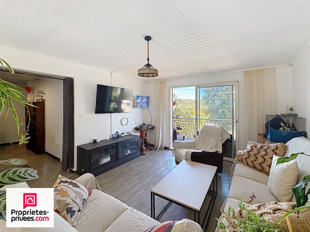 GINASSERVIS Villa avec grand garage sur 2360 m² de terrain divisible 7