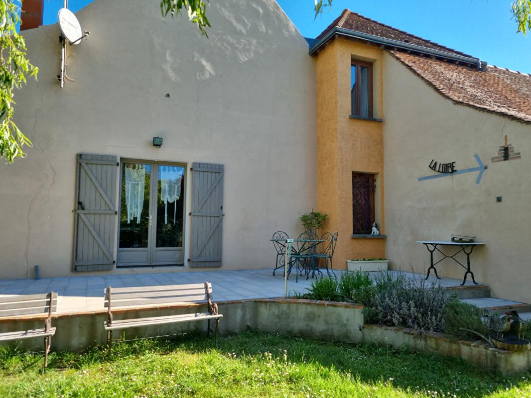 SAINT-BENOIT-SUR-LOIRE PROPRIETE DE CHARME 12