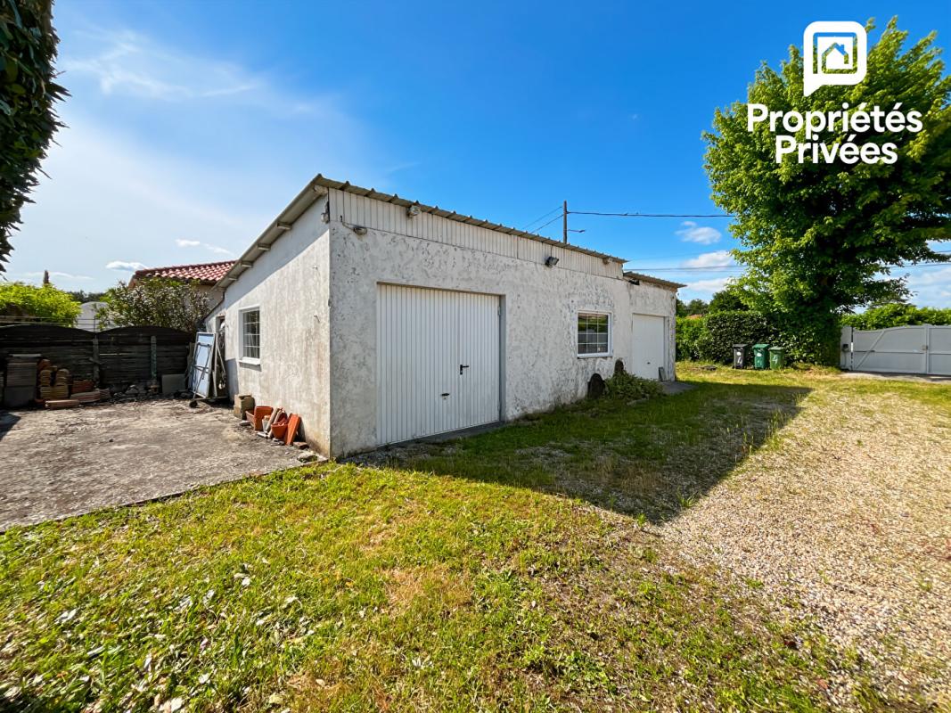 PAREMPUYRE EXCLUSIVITÉ - Maison 155 m² - Véranda 27 m² - Piscine et Garage Indépendant 70 m² - Annexe 12 m² Fort Potentiel 10