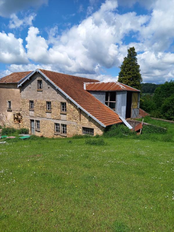 VESOUL Ferme à rénover de 500 m2 à La Creuse (70240) Axe Vesoul/Lure sur 40 ares de terrain à 15 minutes de Vesoul à 69 900 euros 1