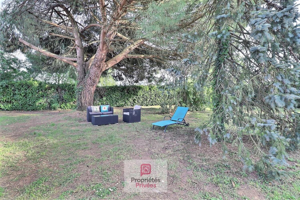 LA VALLEE Maison 5 pièces de 106 m2 - 4 chambres - petit garage - terrasse plein sud - 3 places privatives dans la propriété -cabanon de jardin- 12