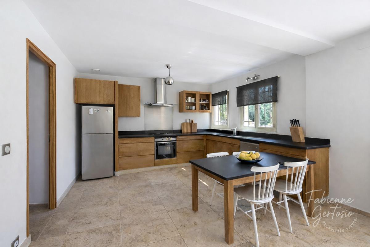 LA SEYNE-SUR-MER La Seyne-sur-Mer ! Maison bioclimatique  de 2010 sur terrain de 1015m2 avec piscine 4