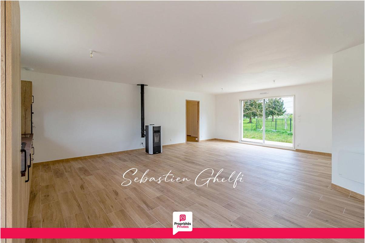 CONTRES proche de Contres maison de plain-pied- 3 chambres-cellier-garage 4