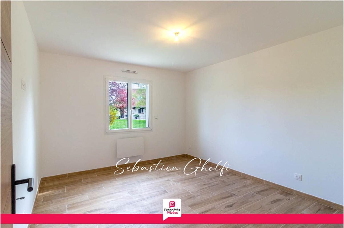 CONTRES proche de Contres maison de plain-pied- 3 chambres-cellier-garage 7