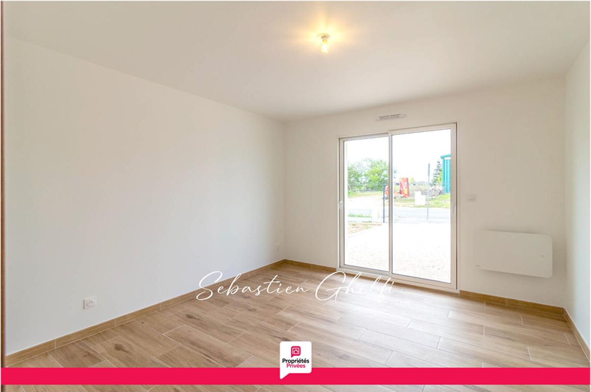 CONTRES proche de Contres maison de plain-pied- 3 chambres-cellier-garage 9