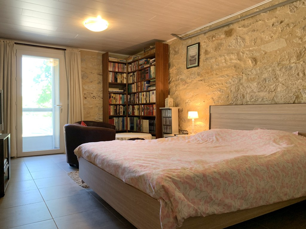 CAHORS Maison en pierre rénovée 230 m² ? 6 chambres ? piscine ? terrain 5 000 m² ? 10 min de Cahors 13