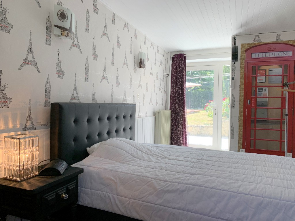 CAHORS Maison en pierre rénovée 230 m² ? 6 chambres ? piscine ? terrain 5 000 m² ? 10 min de Cahors 15