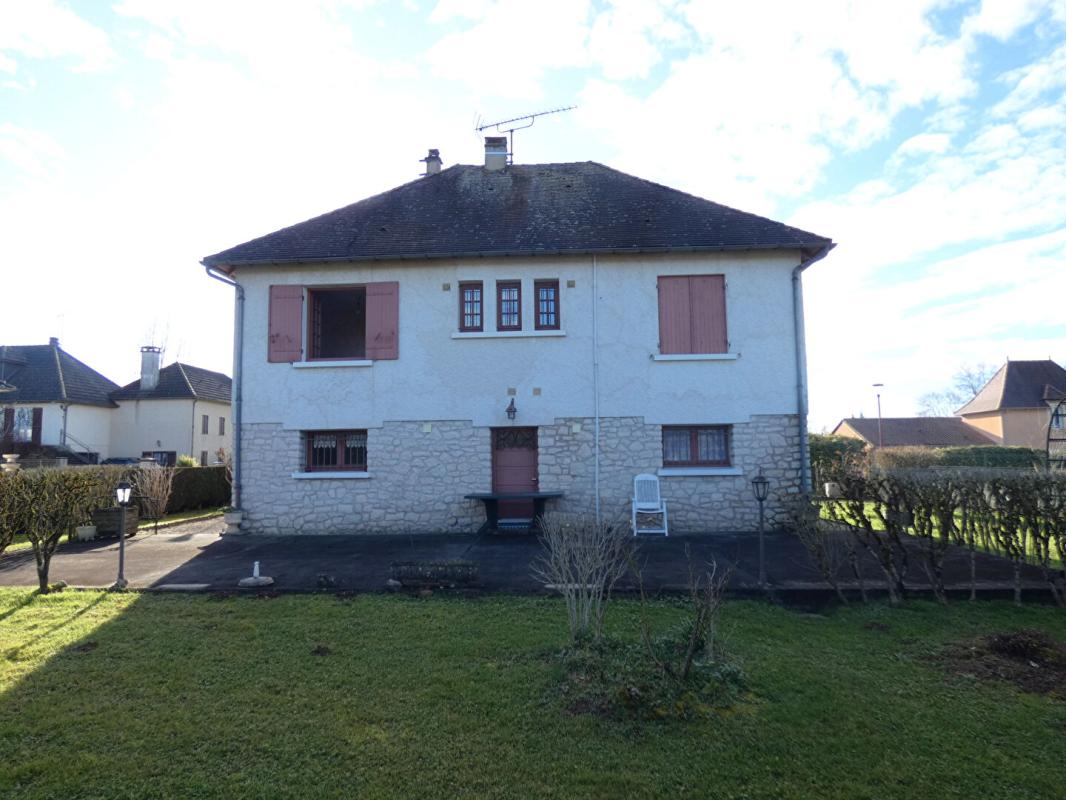 CHERVEIX-CUBAS Maison Cherveix Cubas 90 m2 / sous-sol / studio / jardin 1000m² 3