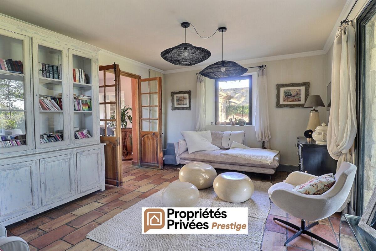 UZES Uzès, propriété sur 3 ha de terrain 8