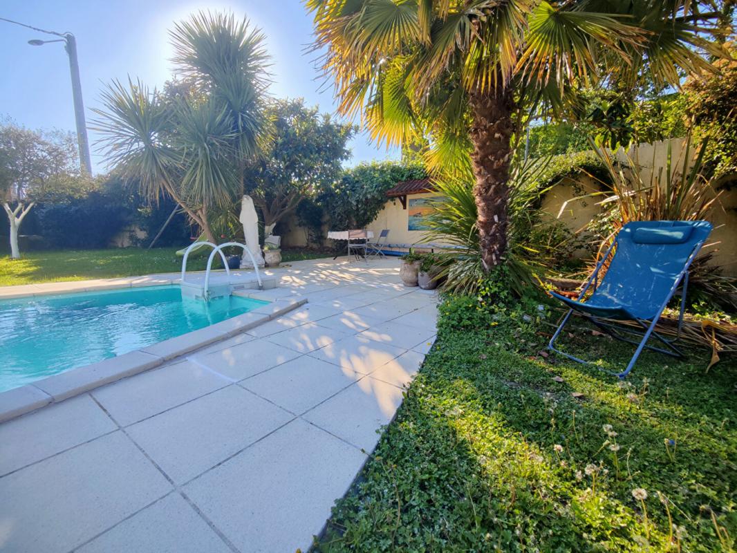 SAINT-MARTIN-D'HERES Maison 4 chambres 134m² avec piscine + garage double 10