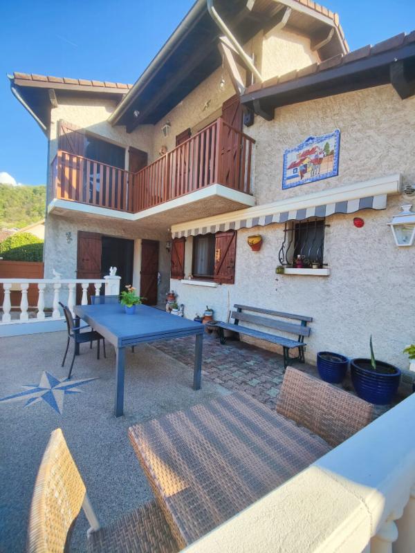 SAINT-MARTIN-D'HERES Maison 4 chambres 134m² avec piscine + garage double 11