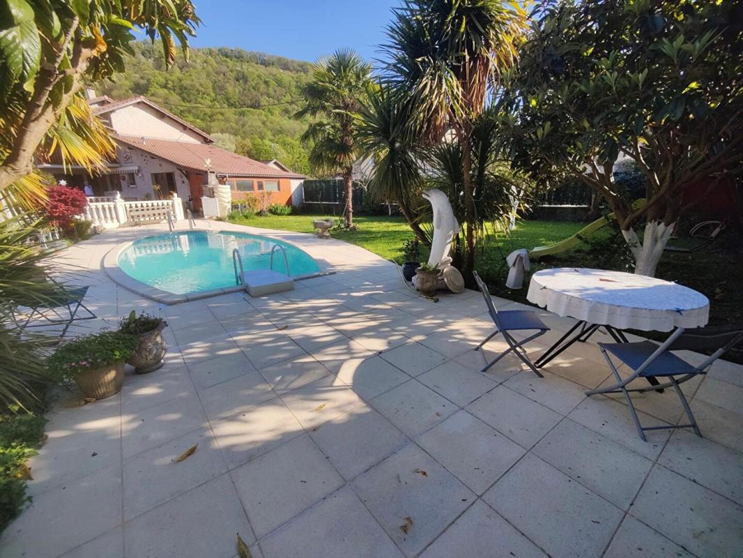 SAINT-MARTIN-D'HERES Maison 4 chambres 134m² avec piscine + garage double 9