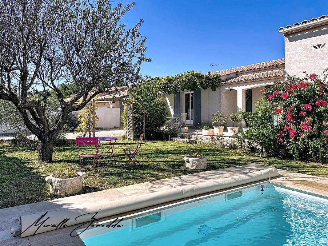 JONQUIERES-SAINT-VINCENT JONQUIÈRES SAINT VINCENT VILLA 5 CHAMBRES de 169m² AVEC GARAGE ET PISCINE 1
