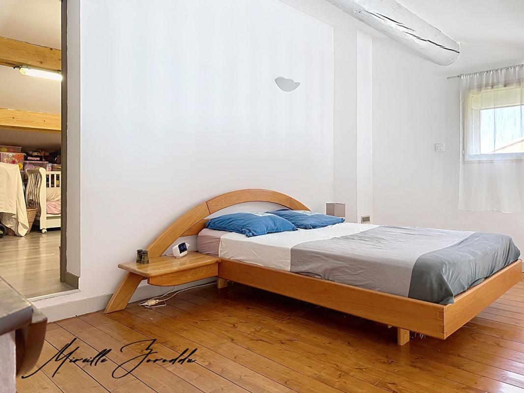 JONQUIERES-SAINT-VINCENT JONQUIÈRES SAINT VINCENT VILLA 5 CHAMBRES de 169m² AVEC GARAGE ET PISCINE 13