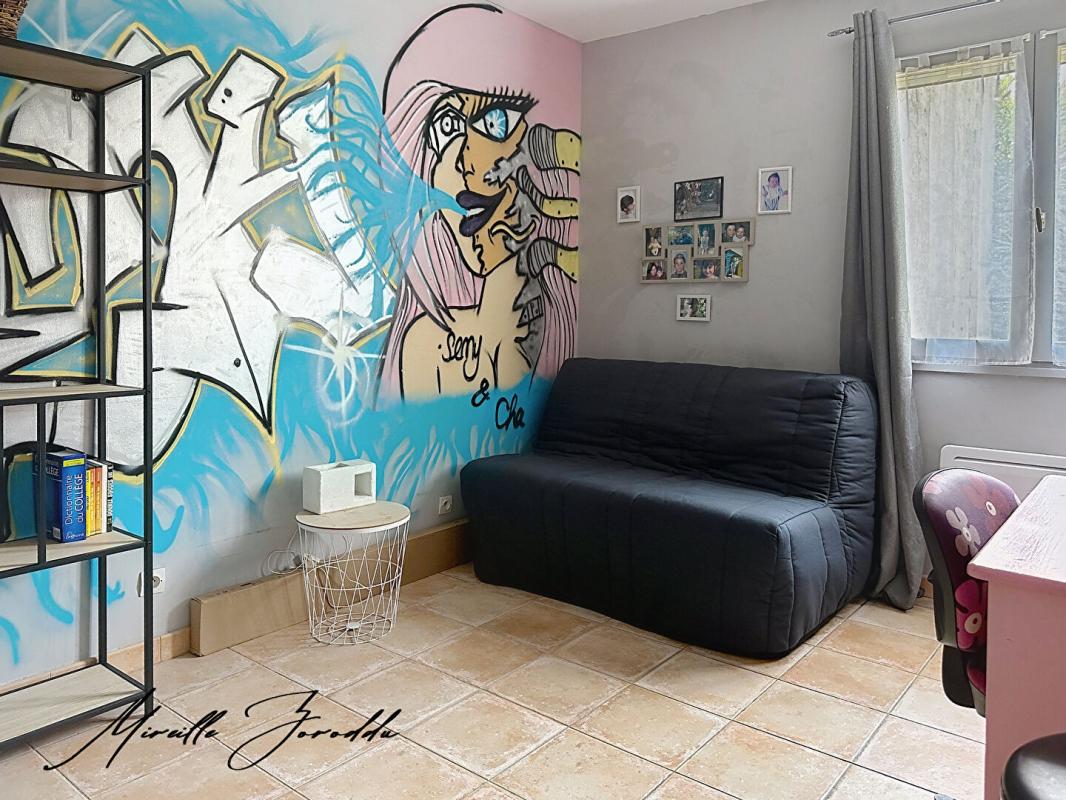 JONQUIERES-SAINT-VINCENT JONQUIÈRES SAINT VINCENT VILLA 5 CHAMBRES de 169m² AVEC GARAGE ET PISCINE 15