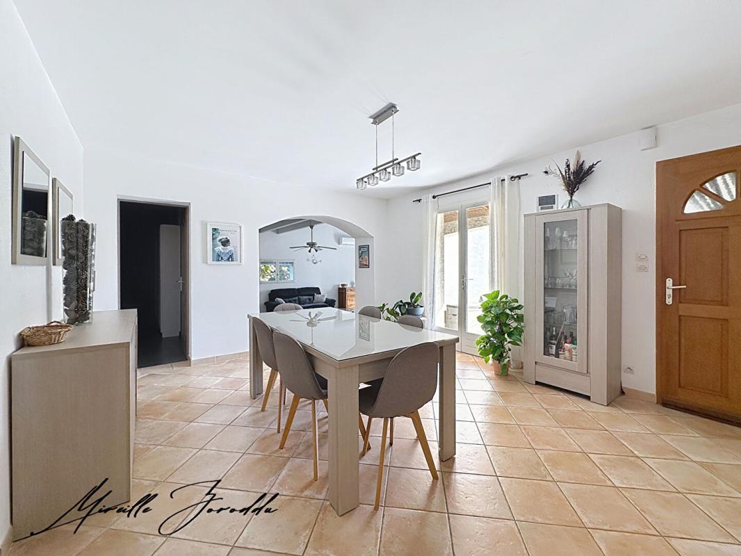 JONQUIERES-SAINT-VINCENT JONQUIÈRES SAINT VINCENT VILLA 5 CHAMBRES de 169m² AVEC GARAGE ET PISCINE 4