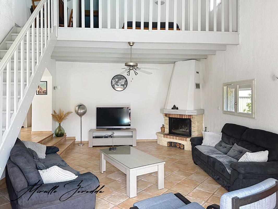 JONQUIERES-SAINT-VINCENT JONQUIÈRES SAINT VINCENT VILLA 5 CHAMBRES de 169m² AVEC GARAGE ET PISCINE 8