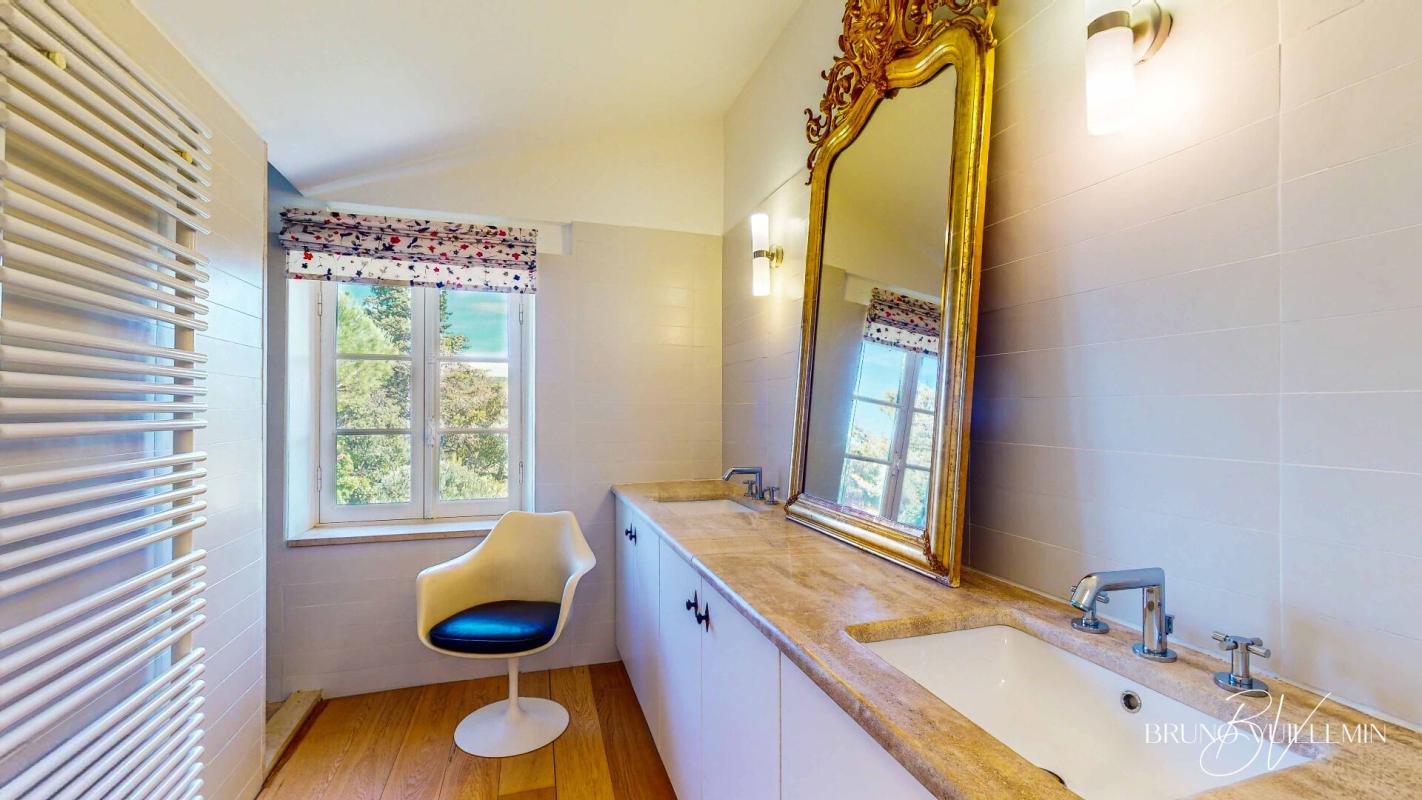 CARCASSONNE DOMAINE DE PRESTIGE XIXème ENTIÈREMENT RESTAURE SUR 10 Ha 15