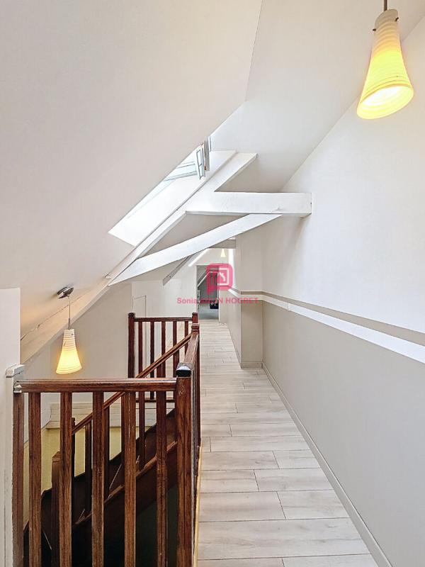 LA ROUAUDIERE Maison La Rouaudiere 6 pièce(s) 195 m2 5