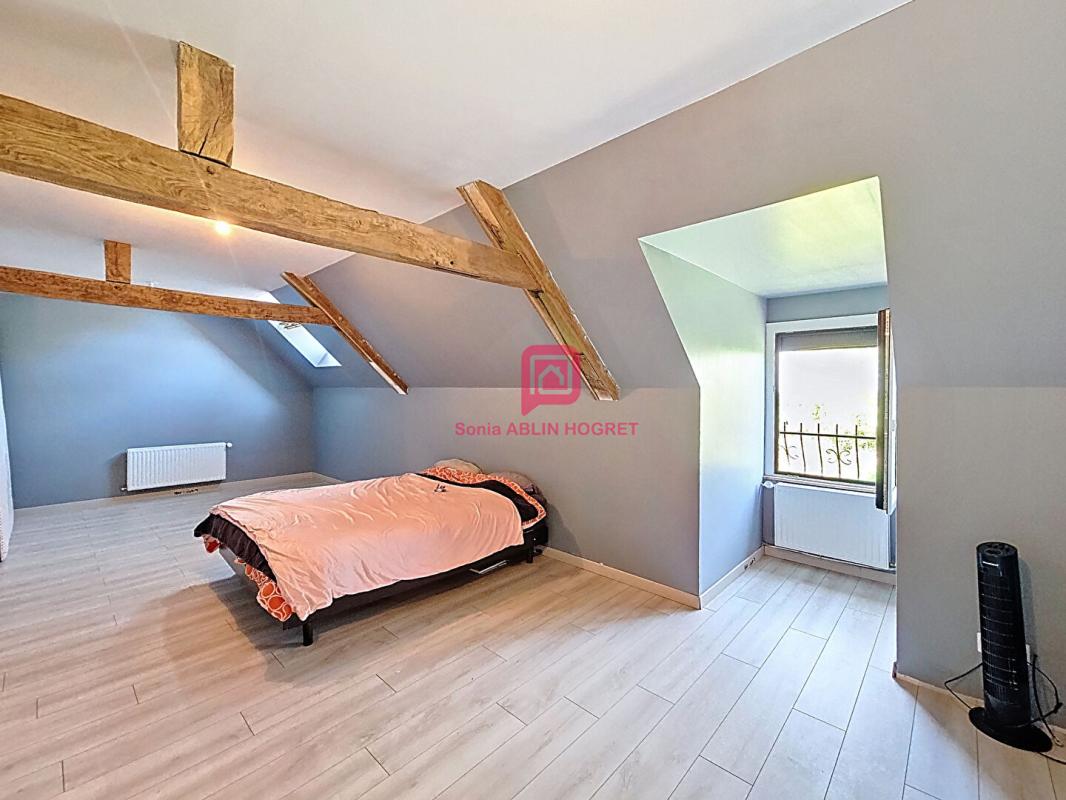 LA ROUAUDIERE Maison La Rouaudiere 6 pièce(s) 195 m2 6