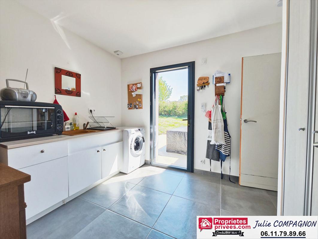 SAINT-QUENTIN-EN-MAUGES Maison 100 m² avec 2 chambres , 2 garages, grand carport et jardin 10