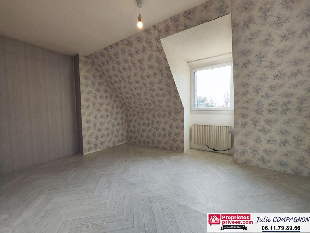 BELLIGNE MAISON 4 CHAMBRES - GARAGE ET  GRAND TERRAIN 9 000 m² env 13