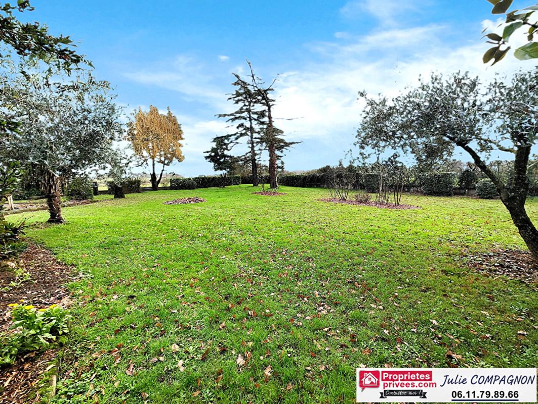 BELLIGNE MAISON 4 CHAMBRES - GARAGE ET  GRAND TERRAIN 9 000 m² env 14