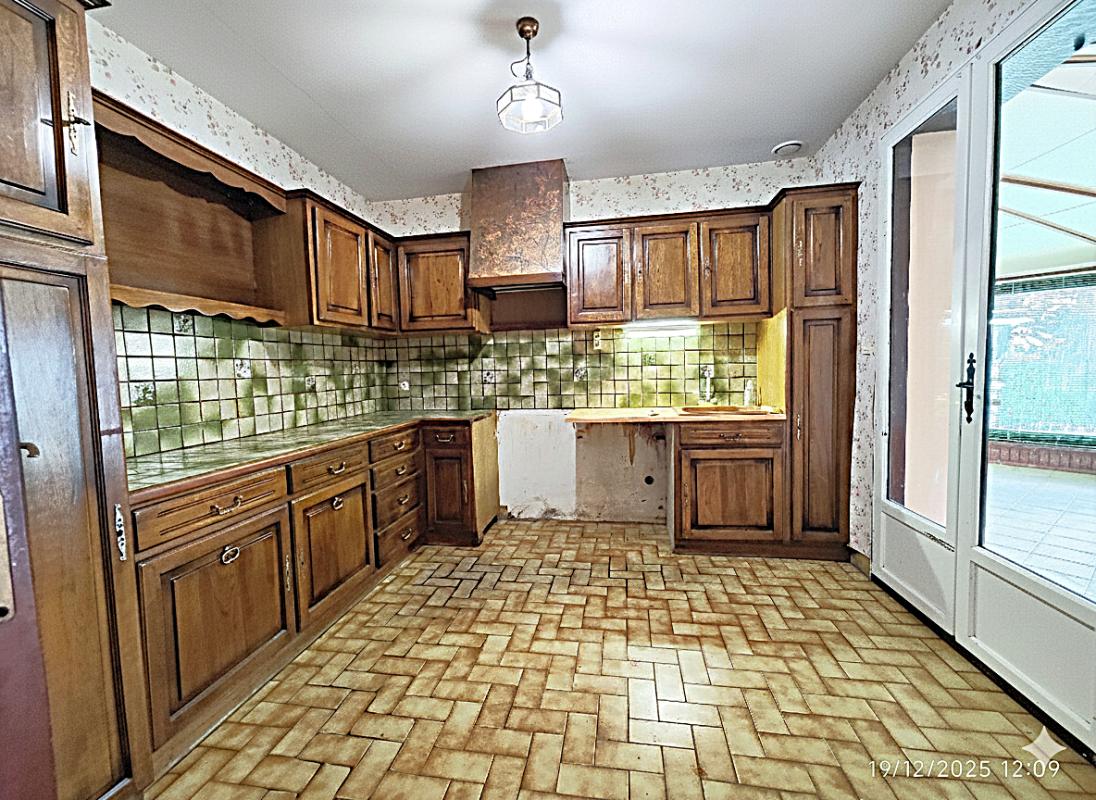 BELLIGNE MAISON 4 CHAMBRES - GARAGE ET  GRAND TERRAIN 9 000 m² env 7