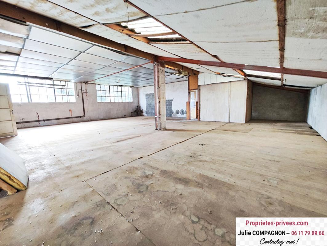 VARADES Terrain avec grand atelier 400 m² bureau, garage et grenier 13