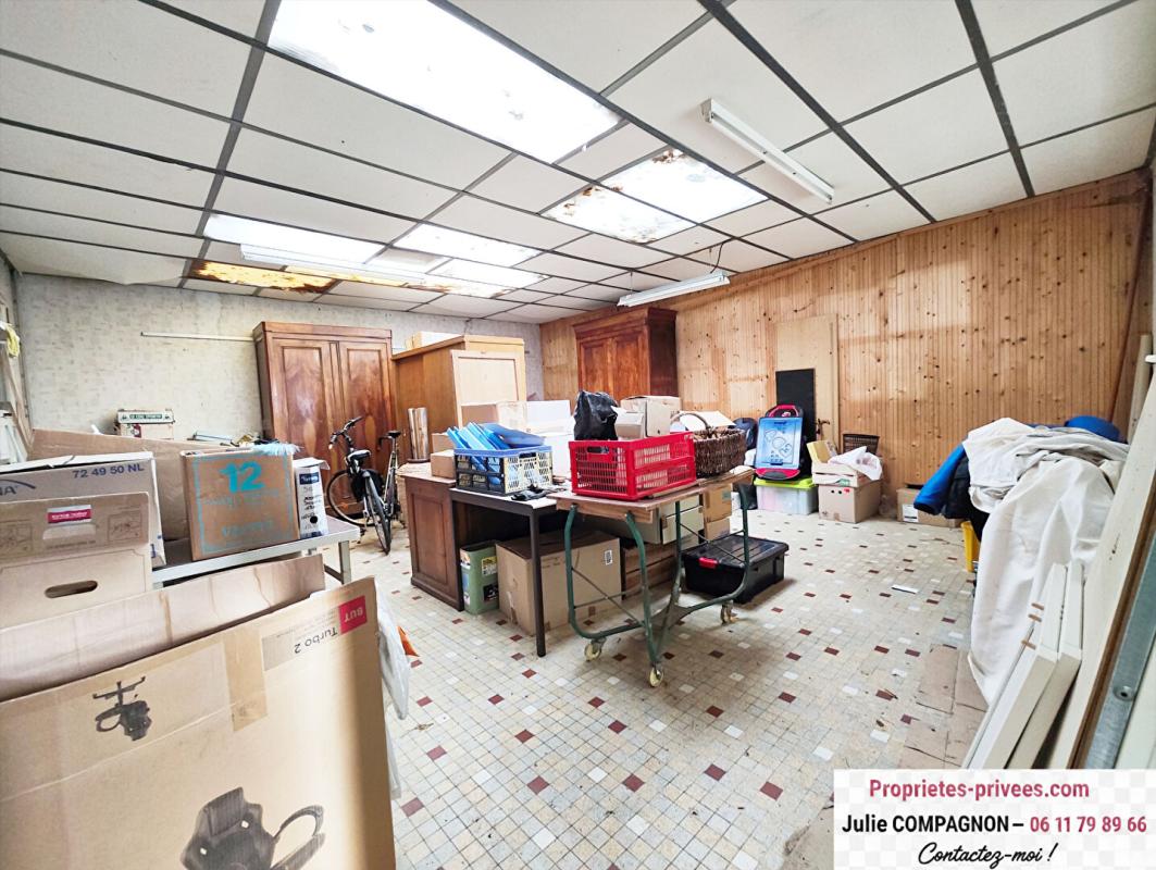 VARADES Terrain avec grand atelier 400 m² bureau, garage et grenier 7