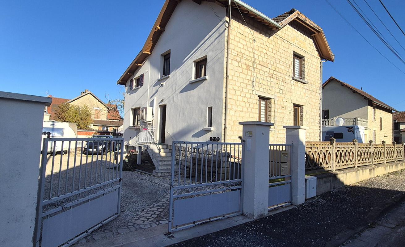 SAINT-DIZIER Belle Maison Individuelle en Pierre ou de Caractère de 131 m² à Remettre à votre Goût avec sa Cour sécurisée de 100 m², Terrasse de 28 m², Sas d'entrée, Sous-sol complet de 73 m² avec Buanderie, Atelier, Cave, Chaufferie PAC Air-Air, Climatisation, Pannea 1