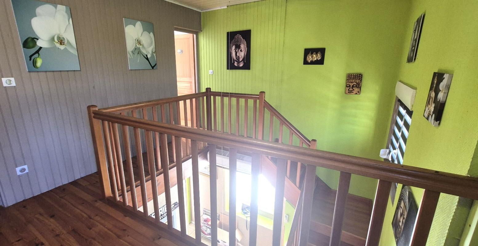 SAINT-DIZIER Belle Maison Individuelle en Pierre ou de Caractère de 131 m² à Remettre à votre Goût avec sa Cour sécurisée de 100 m², Terrasse de 28 m², Sas d'entrée, Sous-sol complet de 73 m² avec Buanderie, Atelier, Cave, Chaufferie PAC Air-Air, Climatisation, Pannea 10