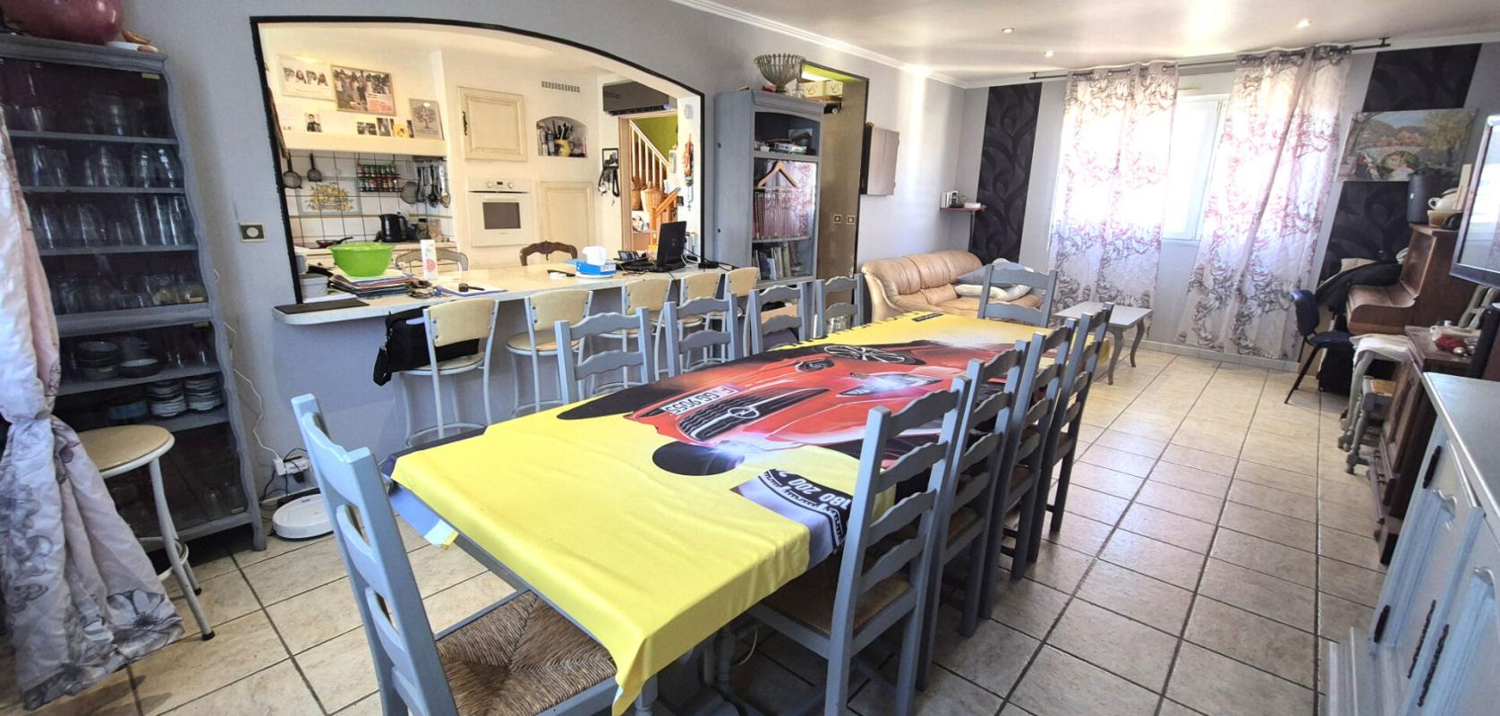 SAINT-DIZIER Belle Maison Individuelle en Pierre ou de Caractère de 131 m² à Remettre à votre Goût avec sa Cour sécurisée de 100 m², Terrasse de 28 m², Sas d'entrée, Sous-sol complet de 73 m² avec Buanderie, Atelier, Cave, Chaufferie PAC Air-Air, Climatisation, Pannea 3