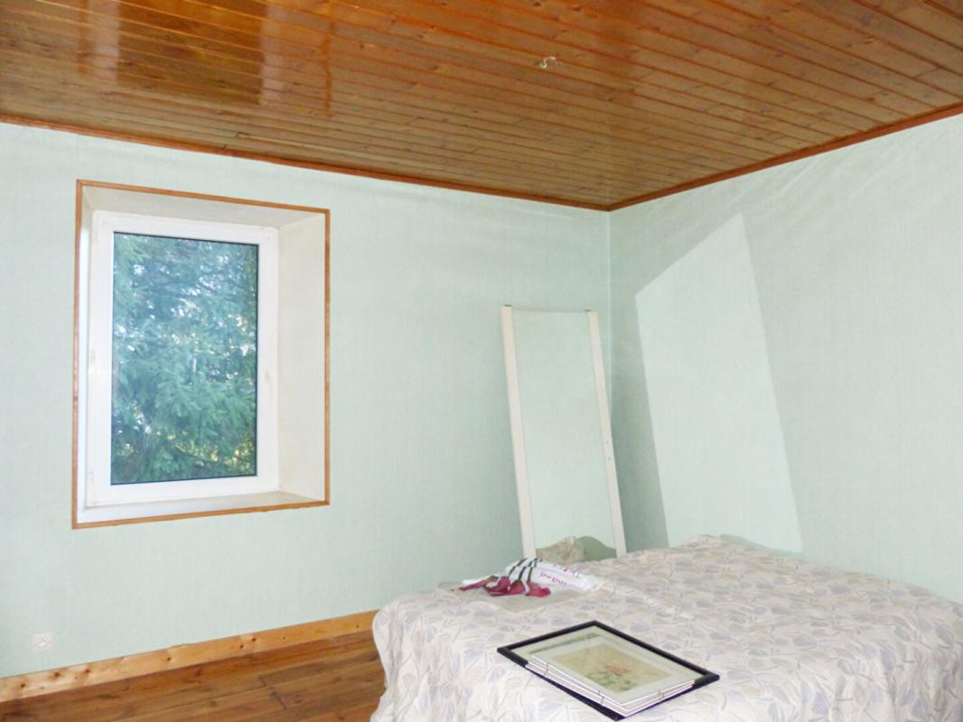 SAINT-FRONT Maison Saint Front 8 pièce(s) 136 m2 15