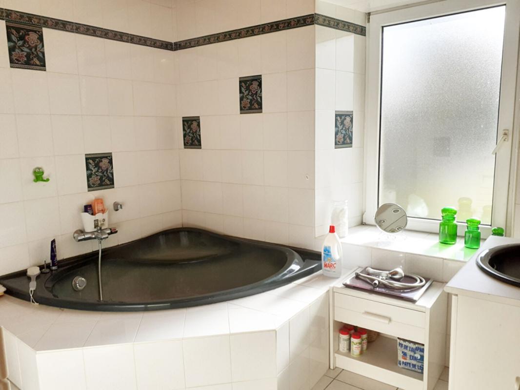 SAINT-FRONT Maison Saint Front 8 pièce(s) 136 m2 4