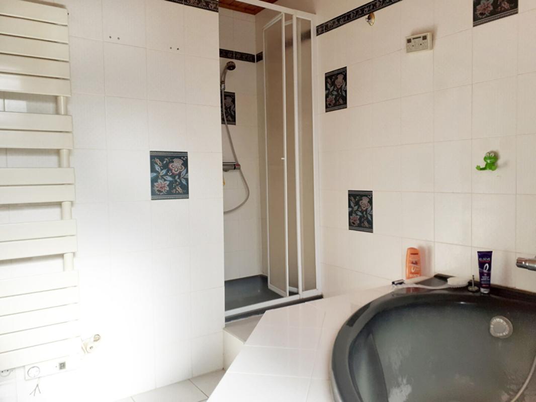 SAINT-FRONT Maison Saint Front 8 pièce(s) 136 m2 5