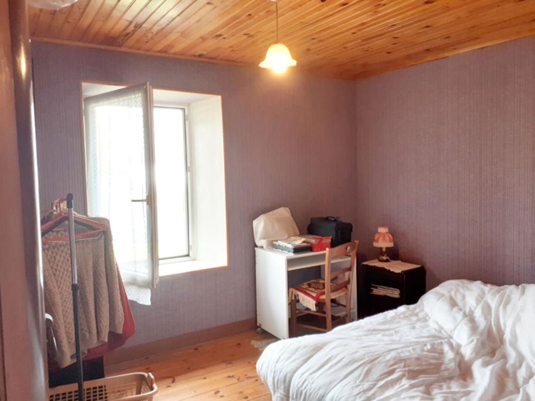 SAINT-FRONT Maison Saint Front 8 pièce(s) 136 m2 6