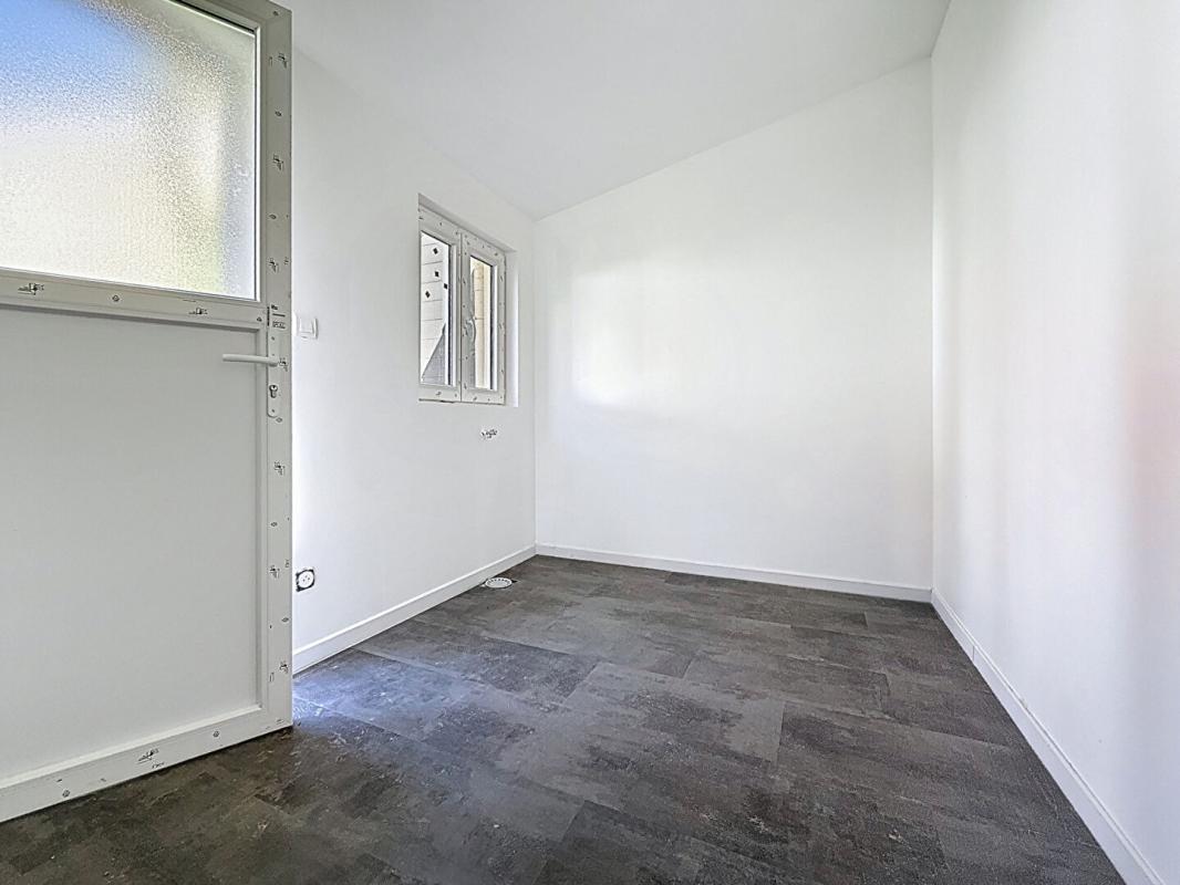 ORLY Petite Maison Orly 2 pièces  24.50 m2 avec dépendance de 7 m² 5