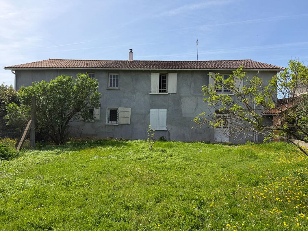 SAINT-MAIXENT-L'ECOLE Maison Saint Maixent L Ecole 10 pièce(s) 3