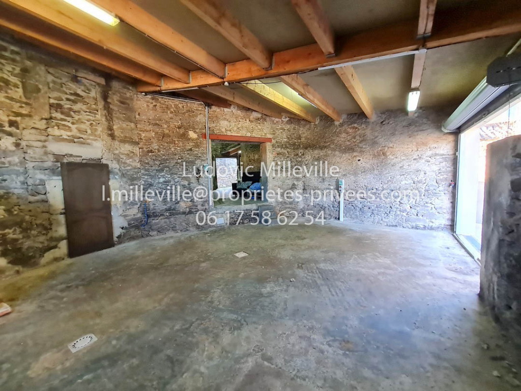 FAUGERES remise viticole de 186m² avec possibilité de rehabilitation 3