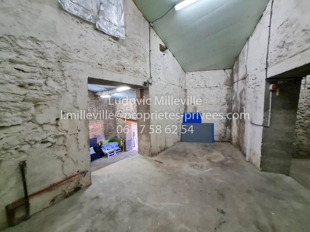 FAUGERES remise viticole de 186m² avec possibilité de rehabilitation 6