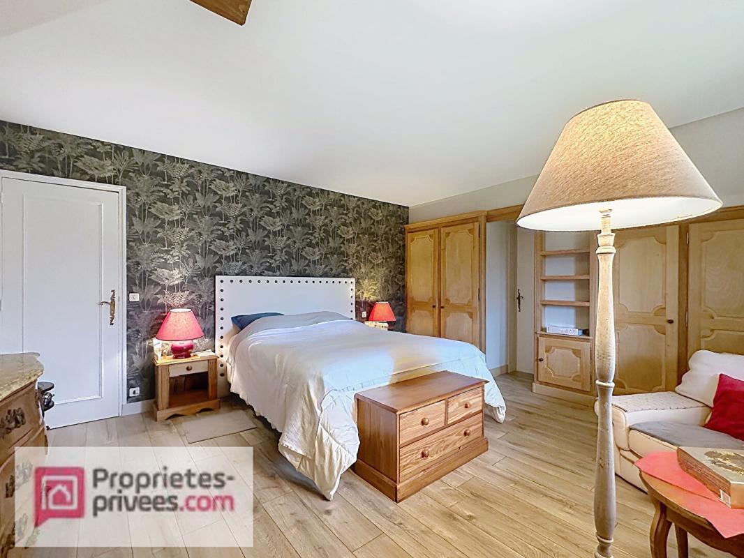 SAINT-MARTIN-AUX-CHARTRAINS À 6 minutes de Deauville  Élégante chaumière normande au Coeur d'un domaine naturel de 3 hectares 10