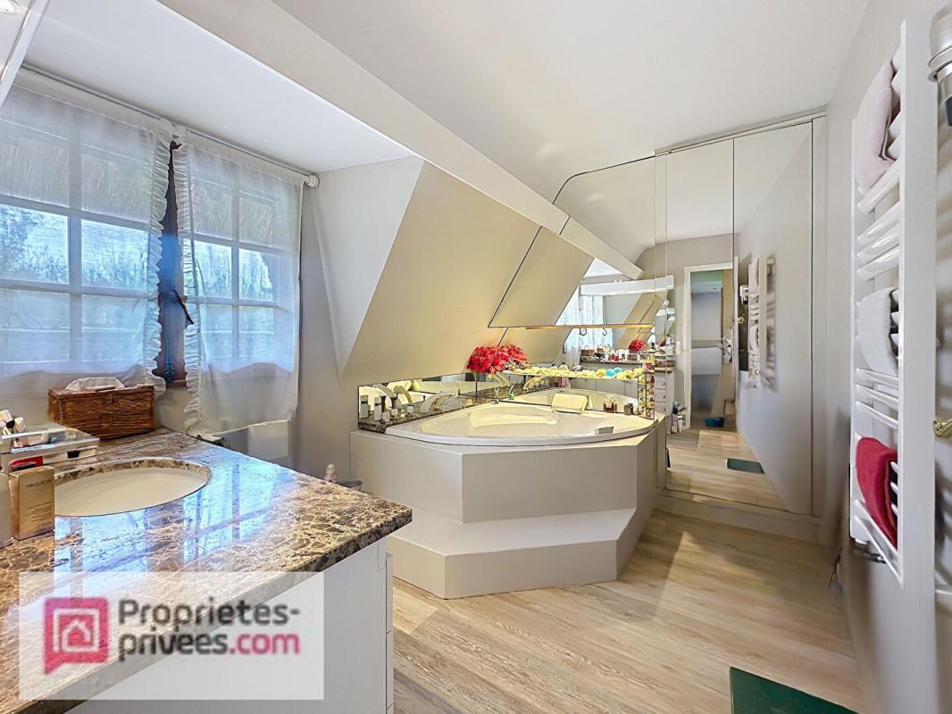 SAINT-MARTIN-AUX-CHARTRAINS À 6 minutes de Deauville  Élégante chaumière normande au Coeur d'un domaine naturel de 3 hectares 9