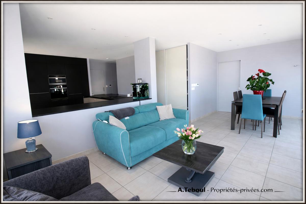BRON DERNIER ETAGE : APPARTEMENT/TERRASSE T3 DE 91M² VILLEURBANNE, PROCHE ROUTE DE GENAS/BRON 1