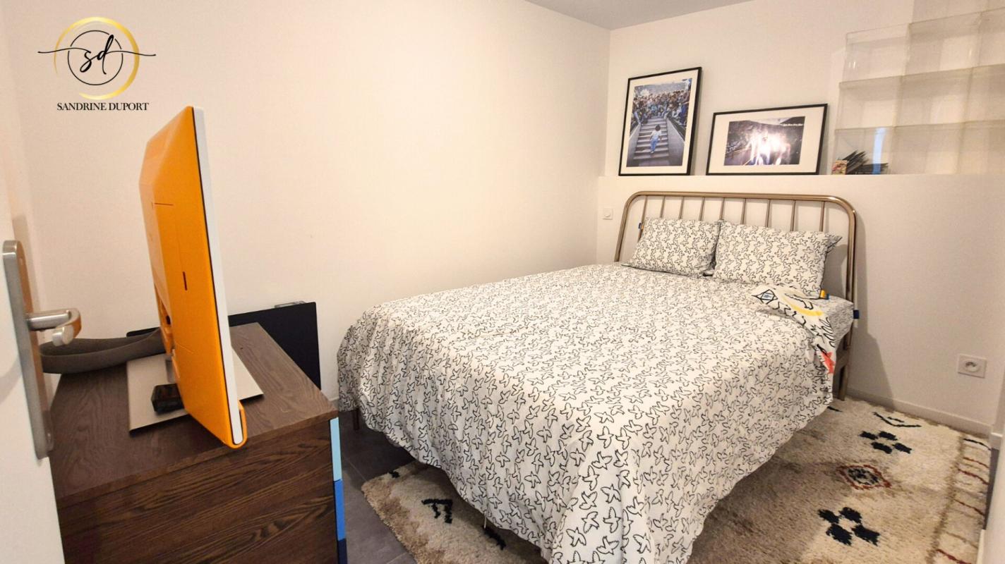 LABASTIDE-D'ANJOU Maison rénovée R+2 de 118m2  comprenant T2 + DUPLEX T3 sans vis a vis 15